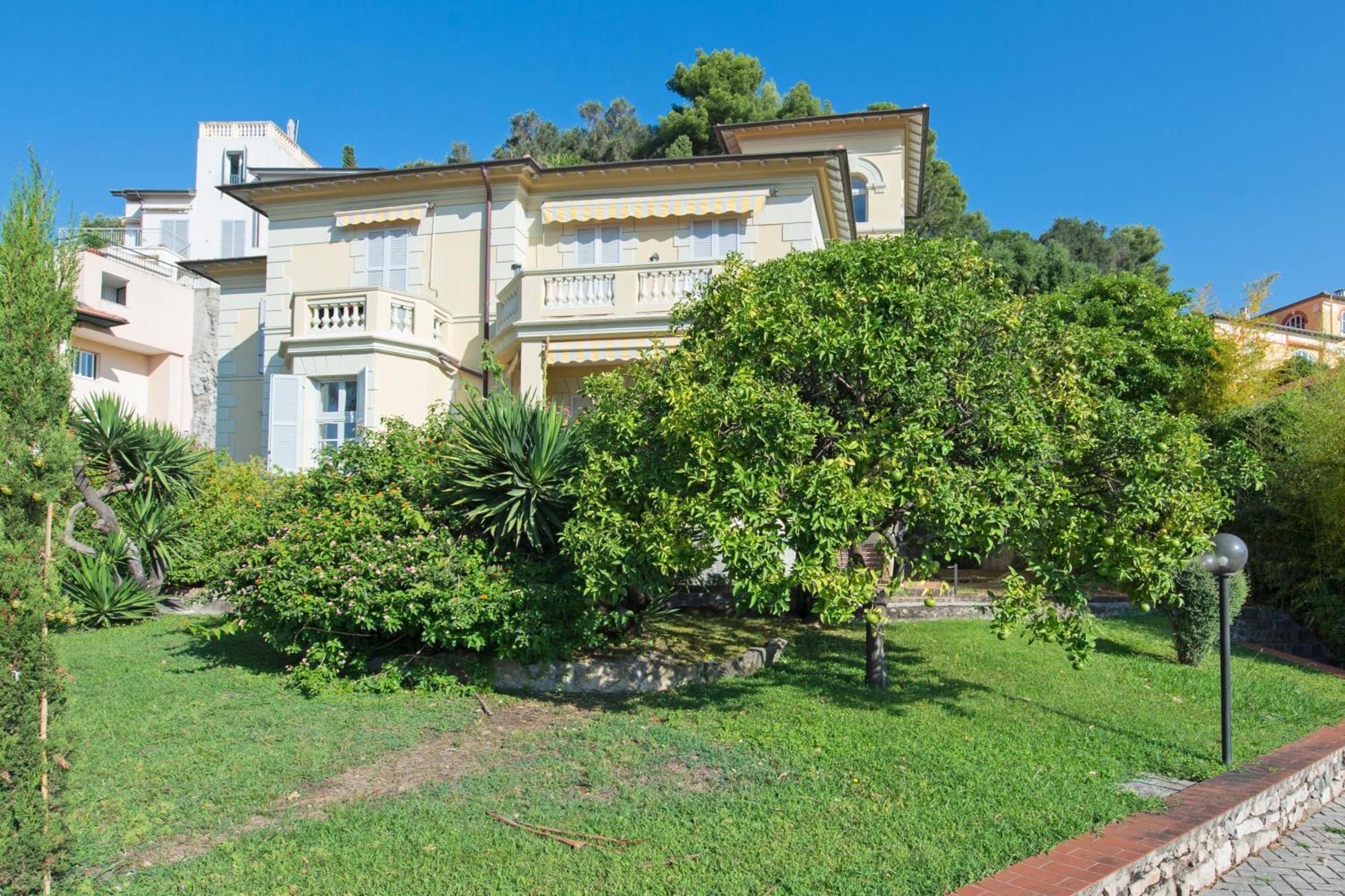 Oliviers -Agreable 2 Pieces Dans Maison Bourgeoise Mentone Esterno foto
